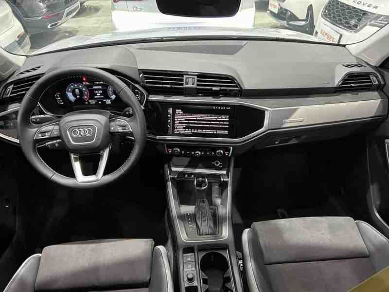 Audi Q3 35 TFSI — фото 18