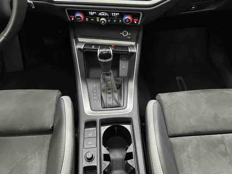 Audi Q3 35 TFSI — фото 19