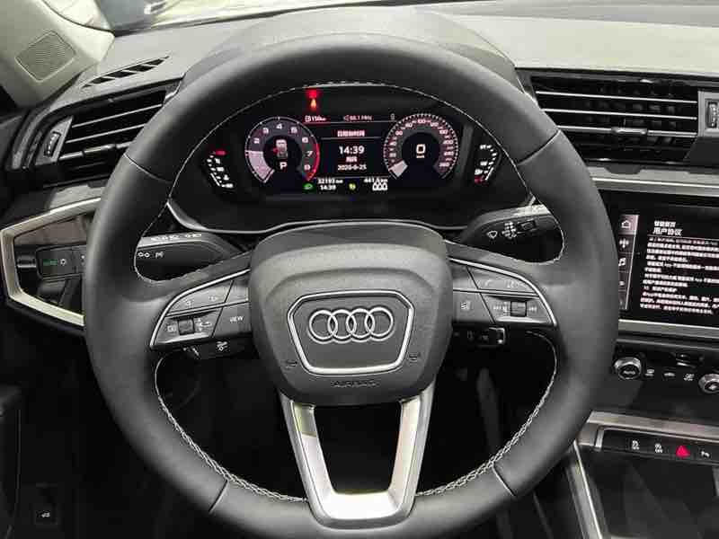 Audi Q3 35 TFSI — фото 20