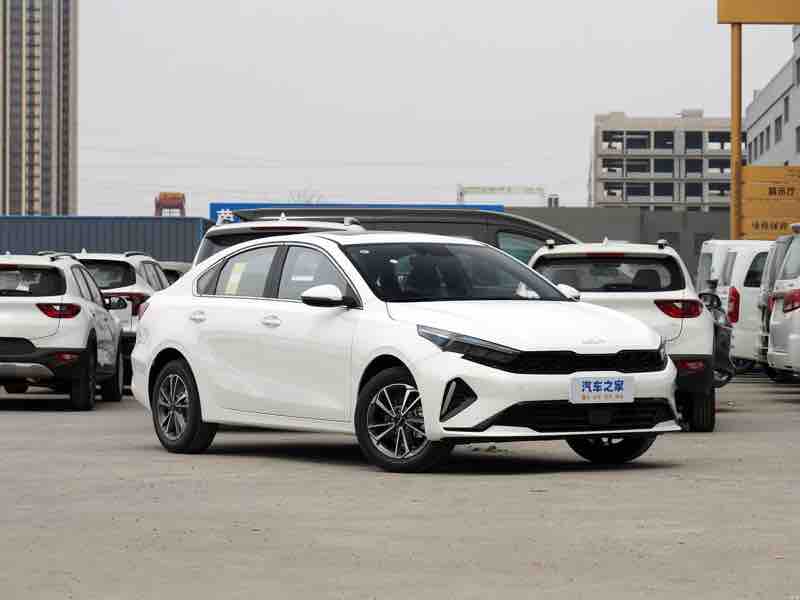Kia K3 1.5 CVT — фото 2