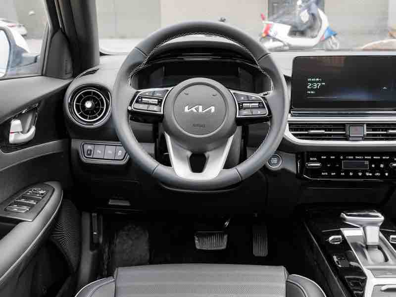 Kia K3 1.5 CVT — фото 17