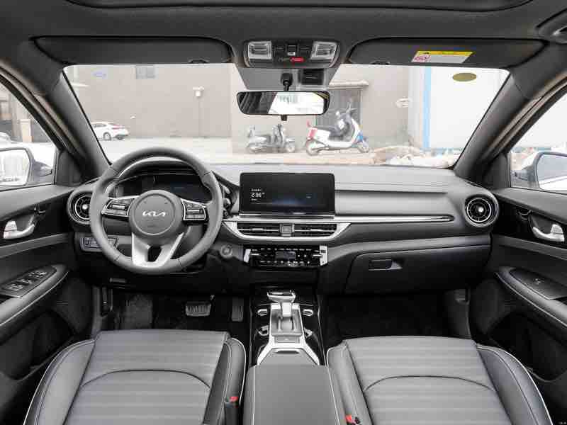 Kia K3 1.5 CVT — фото 20