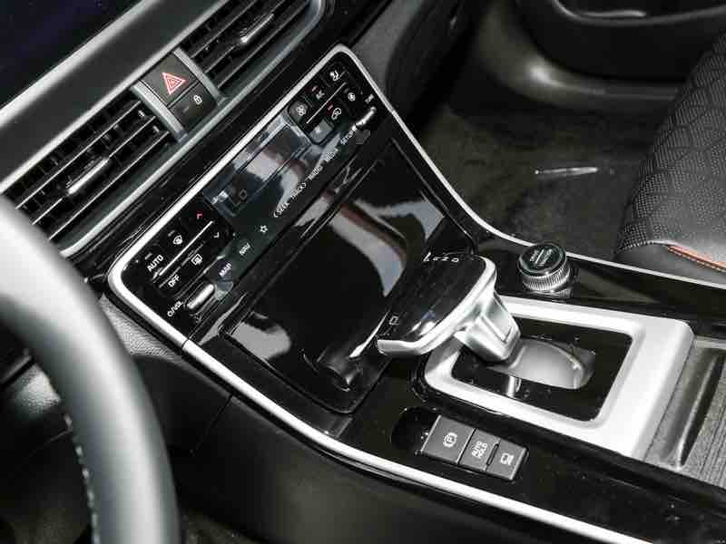 Kia Seltos 1.5L Luxury — фото 12