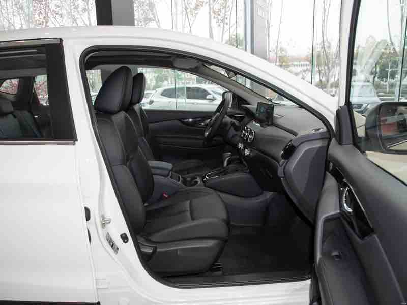 Nissan Qashqai 2.0L XV+ — фото 17